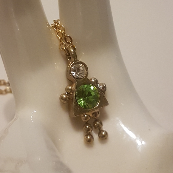 💚 Peridot Girl Necklace 👗 - Picture 4 of 8
